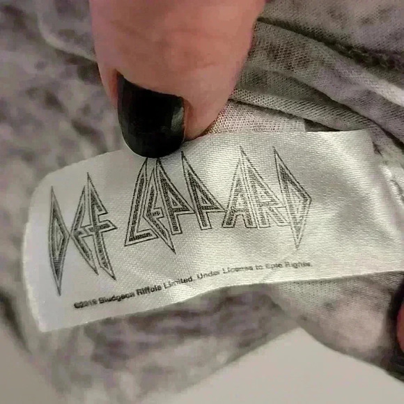 Def Leppard Tshirt Grey Size Large-Jr - Picture 4 of 6